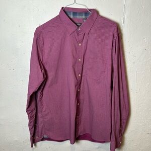 Men’s Van Heusen slim fit dress shirt Size XL - Berry